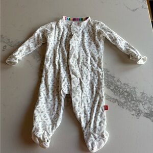 Magnetic Me White Floral Footie